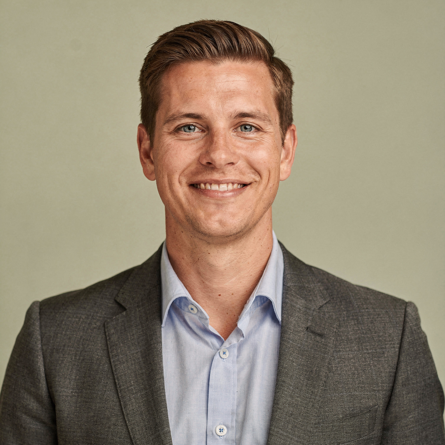 flux pro 2.0 Authentic professional DSLR portrait photograph of Michael Johnson a 32 year old 0
